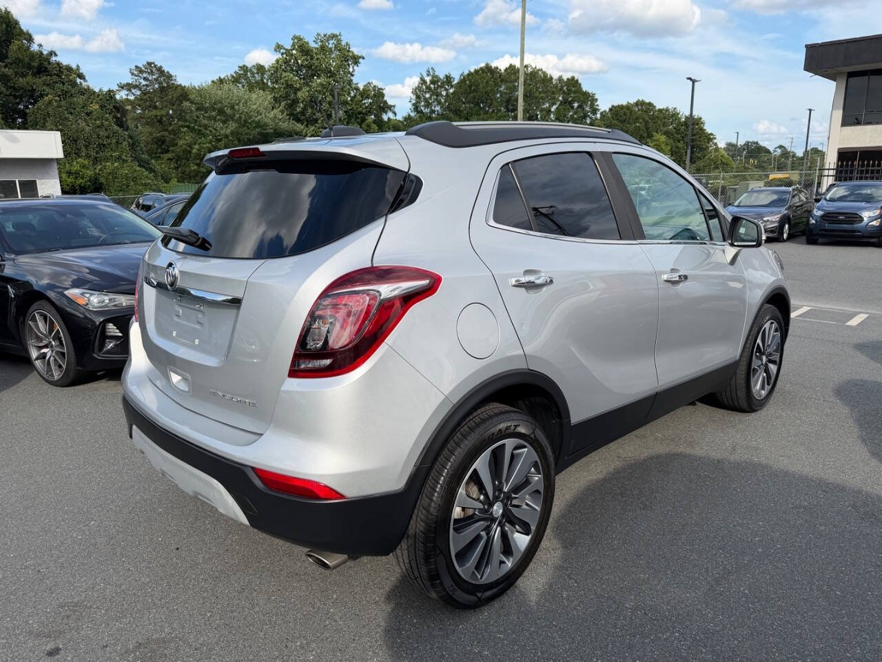 Used 2020 Buick Encore Essence FWD image 4