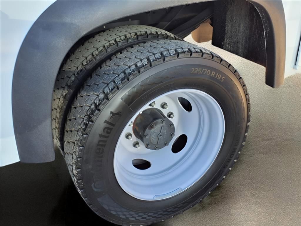 Used 2024 Ford F450 XL w/ Snow Plow Prep Package image 13