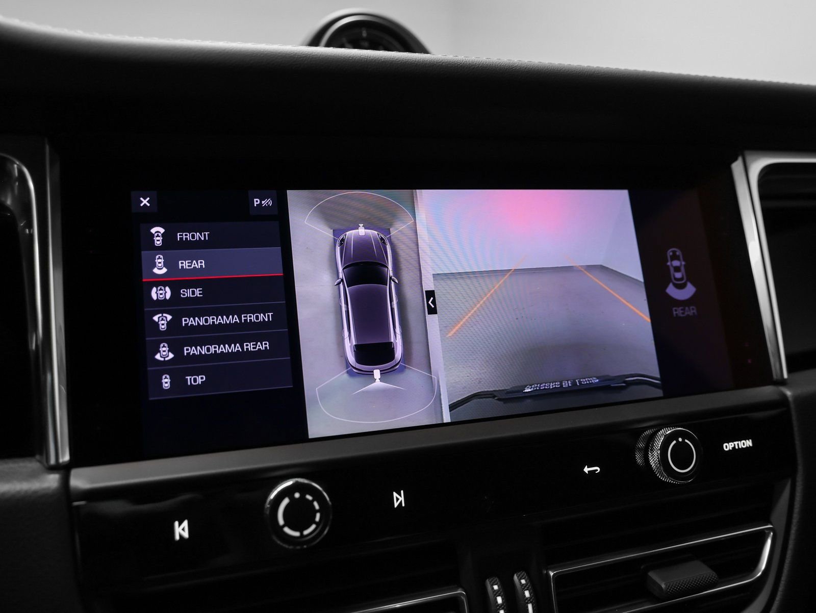 New 2026 Porsche Macan image 38