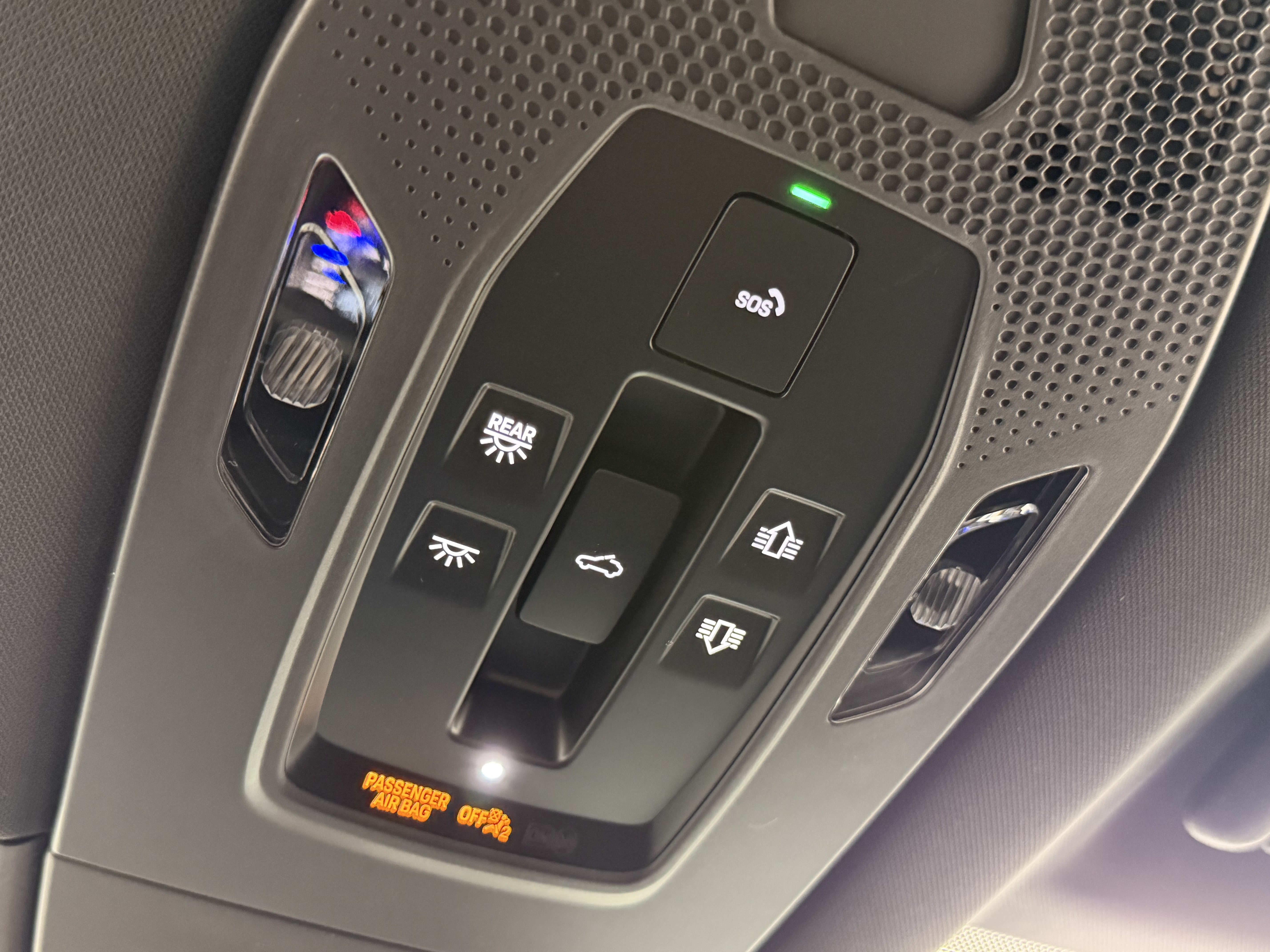 Certified 2025 Porsche Macan Electric RWD image 36