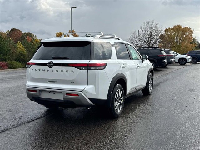 New 2025 Nissan Pathfinder SL image 4