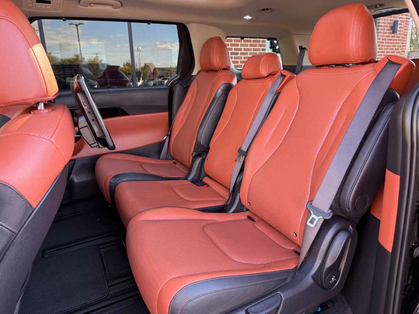 Used 2024 Kia Carnival SX Prestige image 30