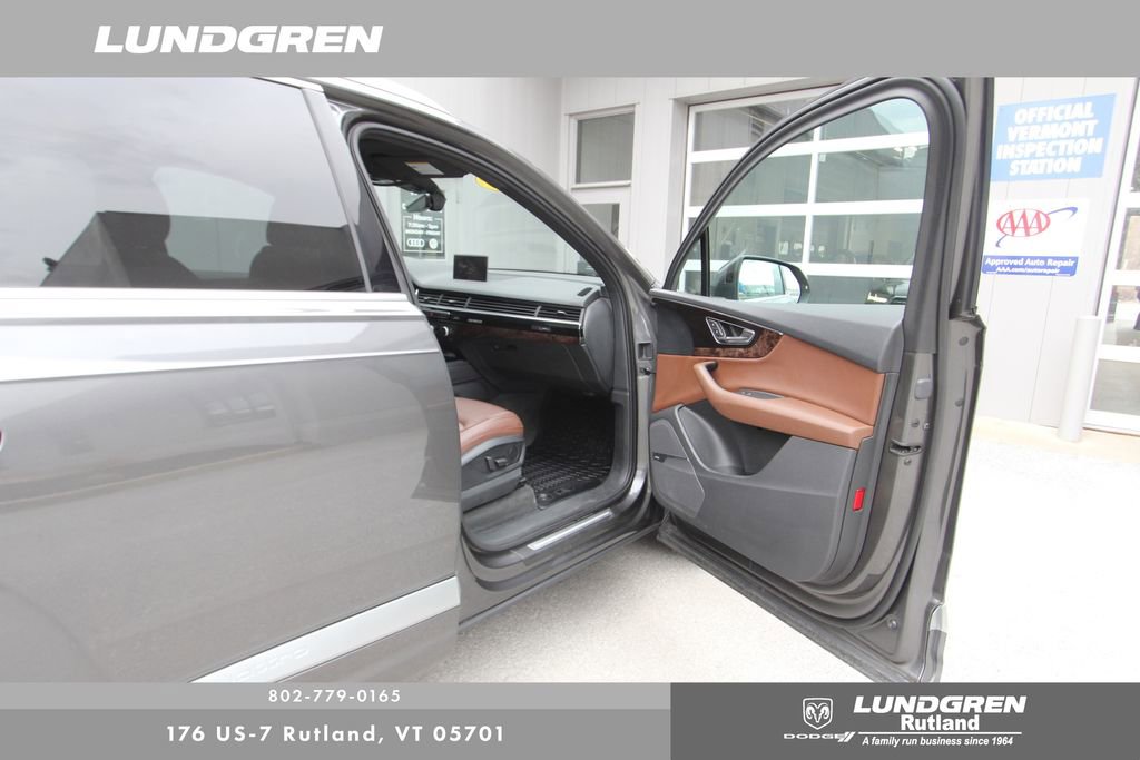 Used 2018 Audi Q7 3.0T Premium Plus w/ Premium Plus Package AWD/4WD image 8
