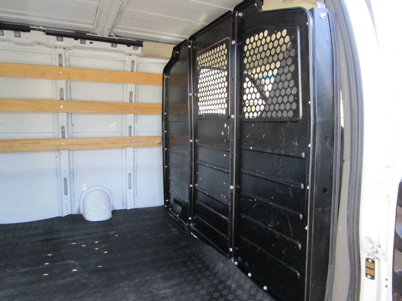 Used 2020 GMC Savana 2500 w/ Driver Convenience Package image 13