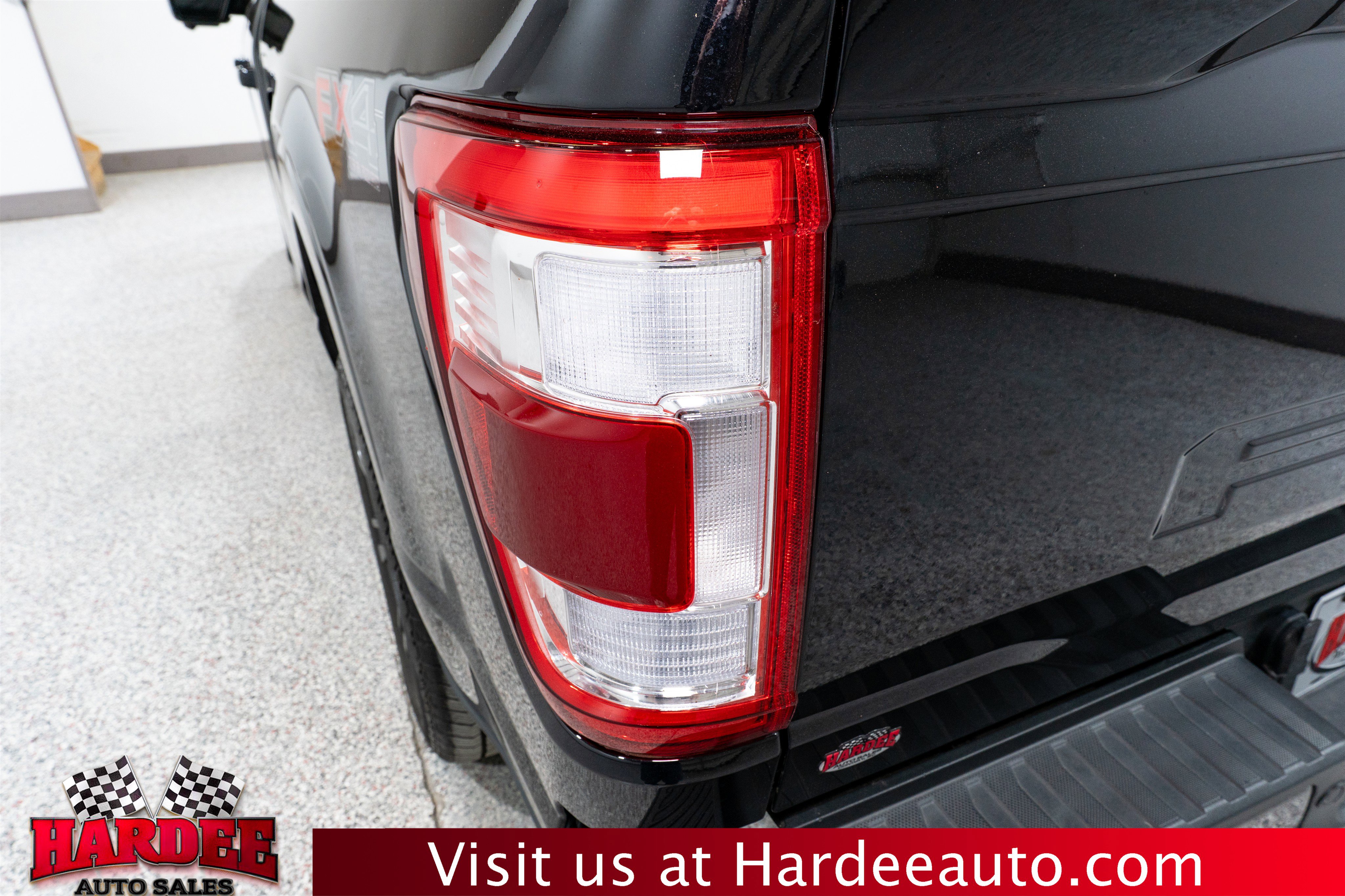 Used 2023 Ford F150 Lariat w/ Equipment Group 502A High image 9