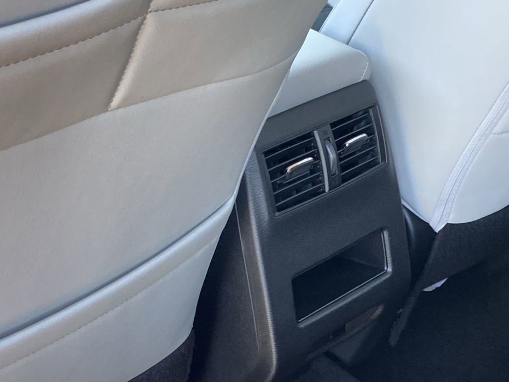New 2026 Mitsubishi Outlander SE FWD image 17