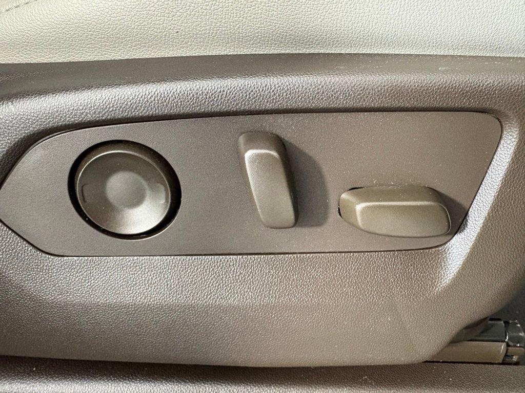 Used 2022 Chevrolet Suburban LT w/ LT Signature Package image 37