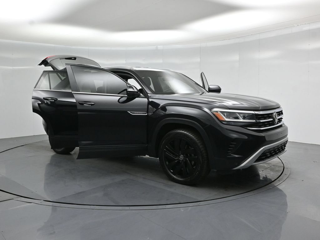 Used 2023 Volkswagen Atlas Cross Sport SE w/ Black Wheel Package AWD/4WD image 32
