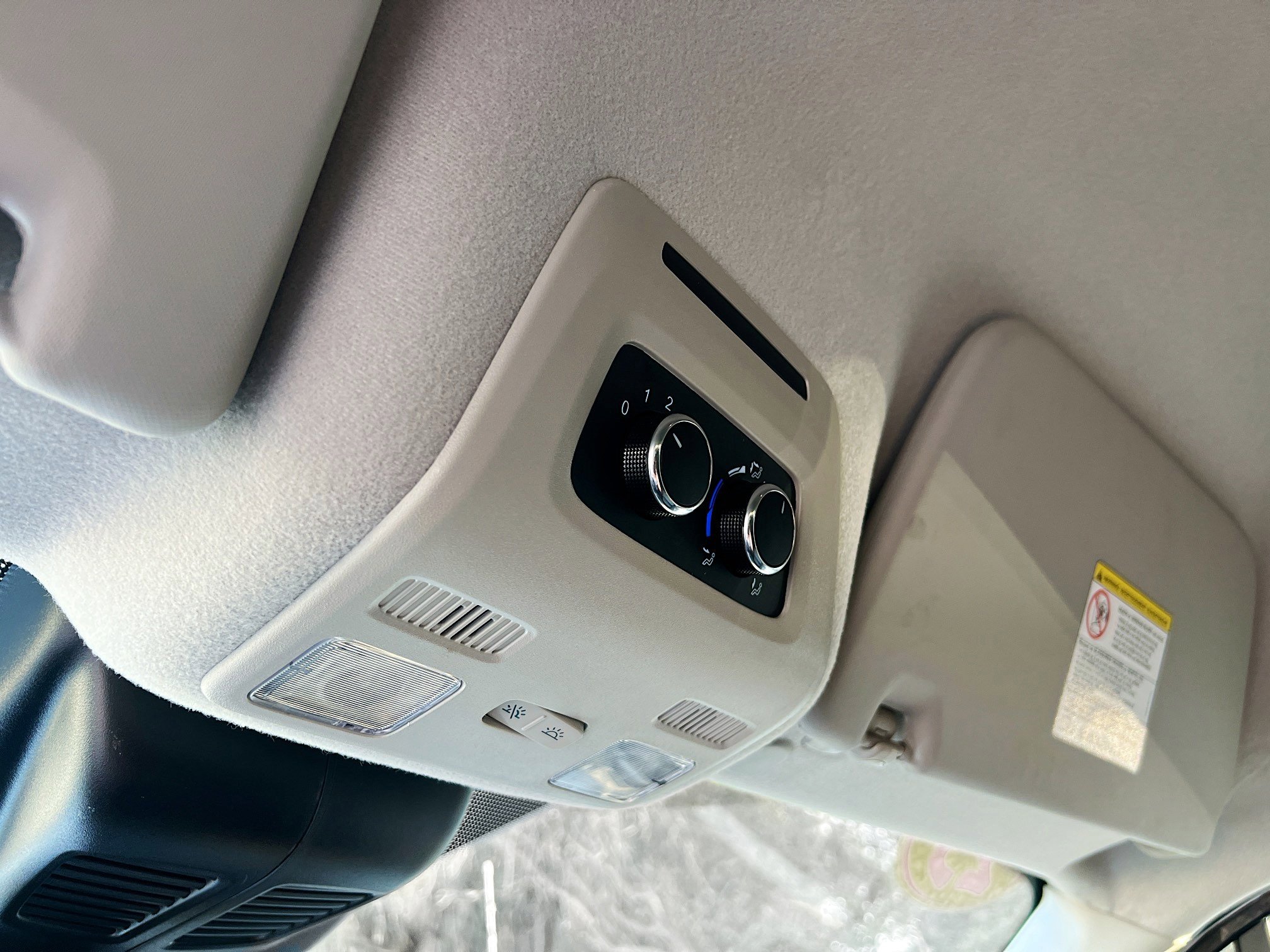 Used 2025 Ford Transit 350 XLT image 19