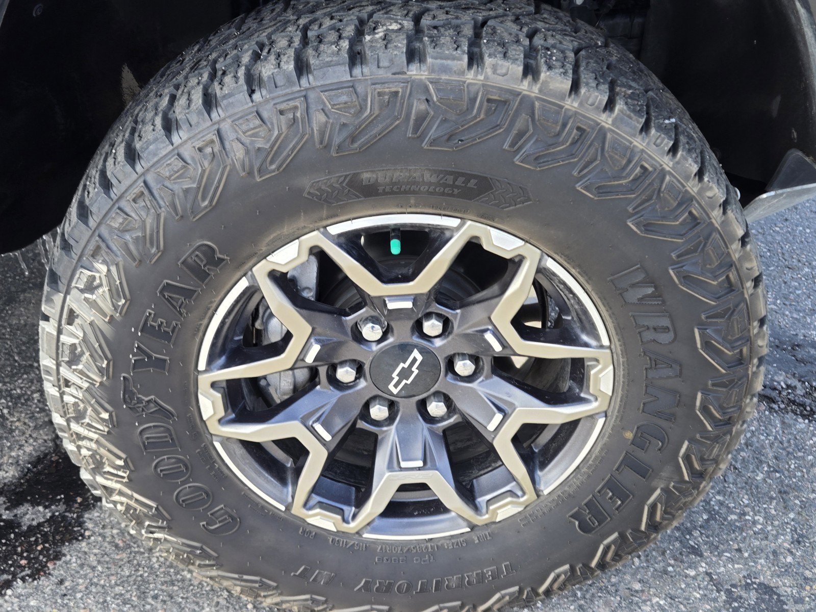 Used 2024 Chevrolet Colorado ZR2 w/ ZR2 Convenience Package III AWD/4WD image 39