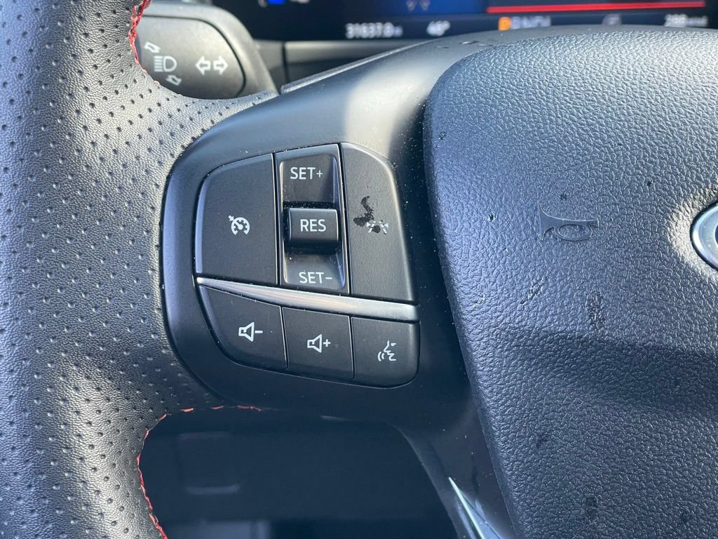 Used 2025 Ford Escape ST-Line Select AWD/4WD image 16