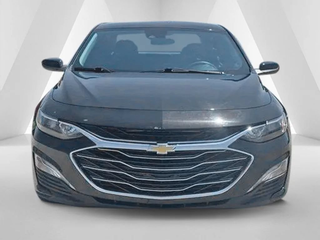 Used 2024 Chevrolet Malibu LT FWD image 2