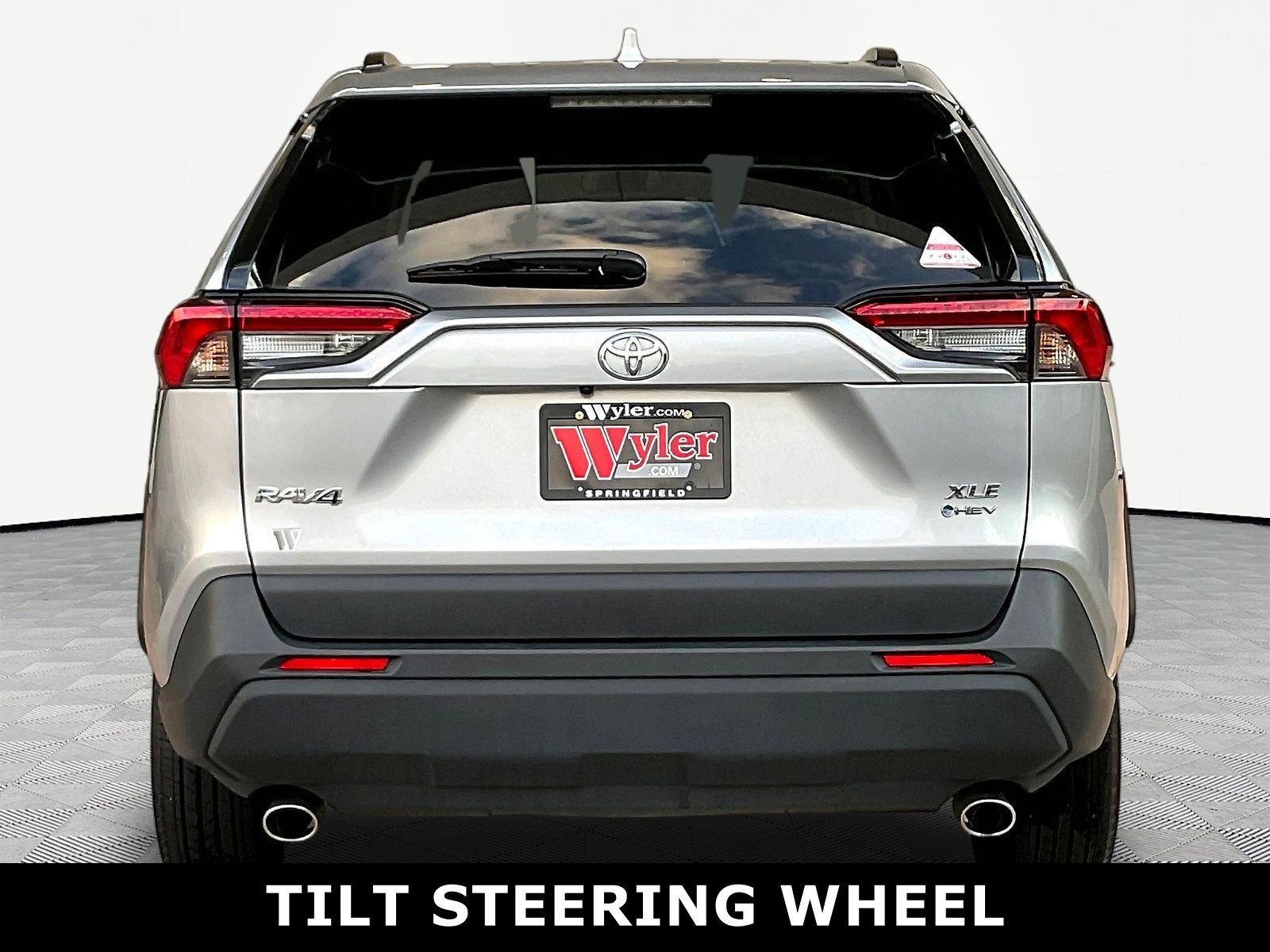 Used 2025 Toyota RAV4 XLE AWD/4WD image 5