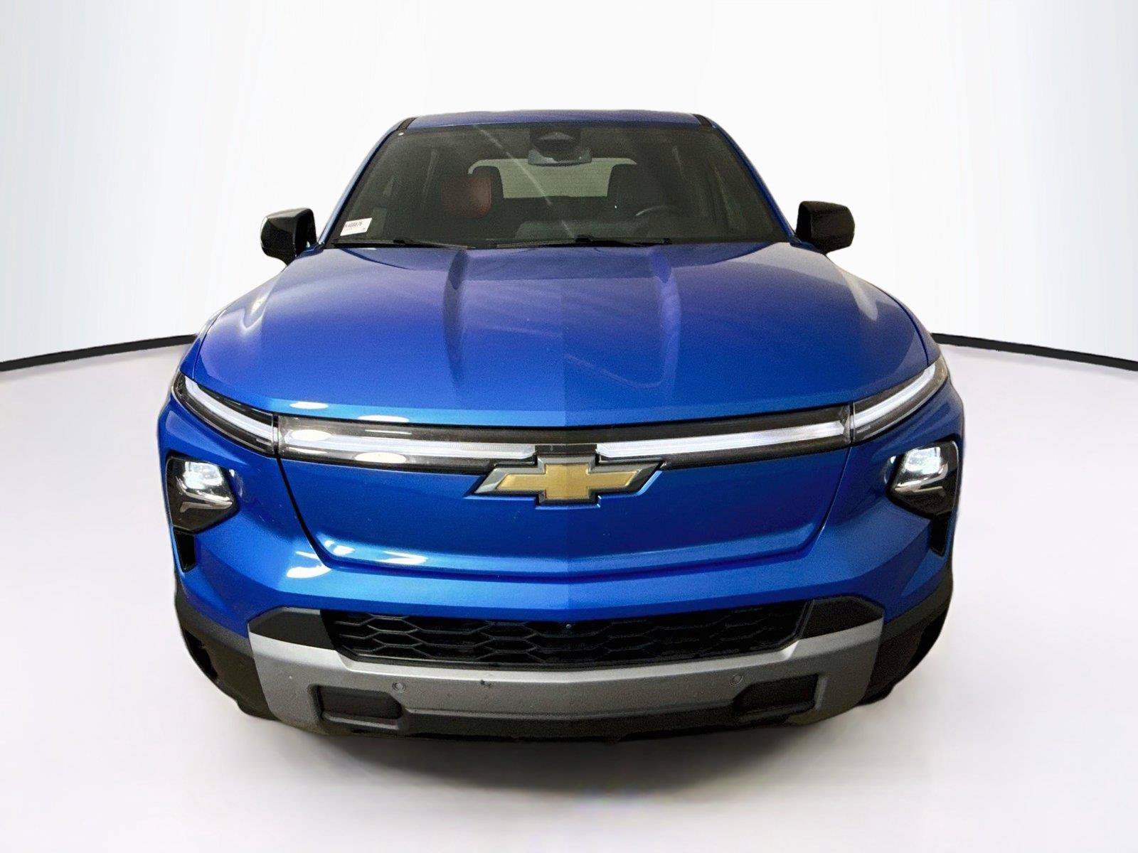 Used 2025 Chevrolet Silverado EV LT AWD/4WD image 5