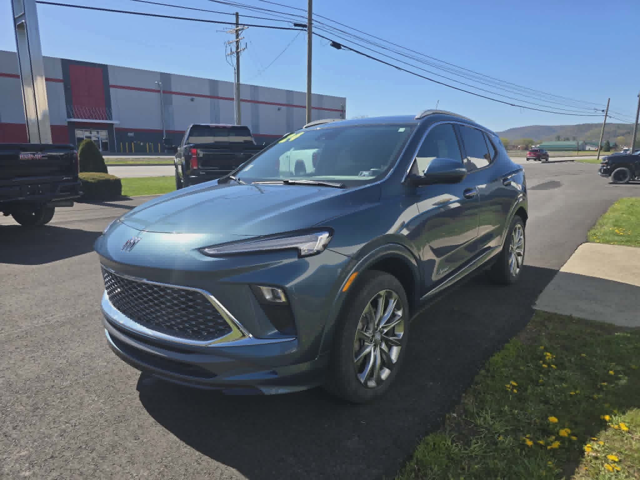 Used 2024 Buick Encore GX Avenir w/ Avenir Convenience Package AWD/4WD image 7