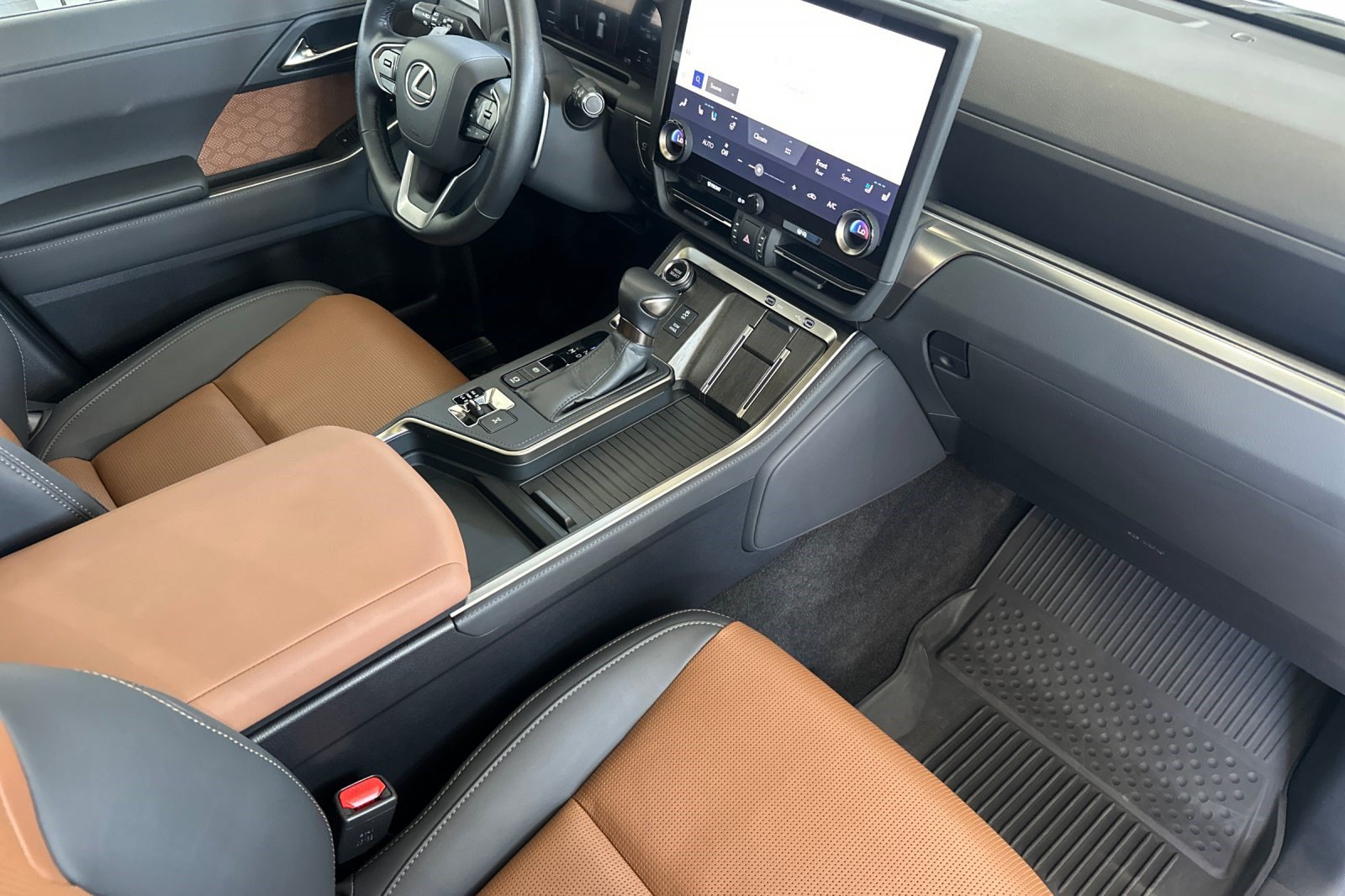 Certified 2024 Lexus GX 550 w/ Cold Area Package AWD/4WD image 19