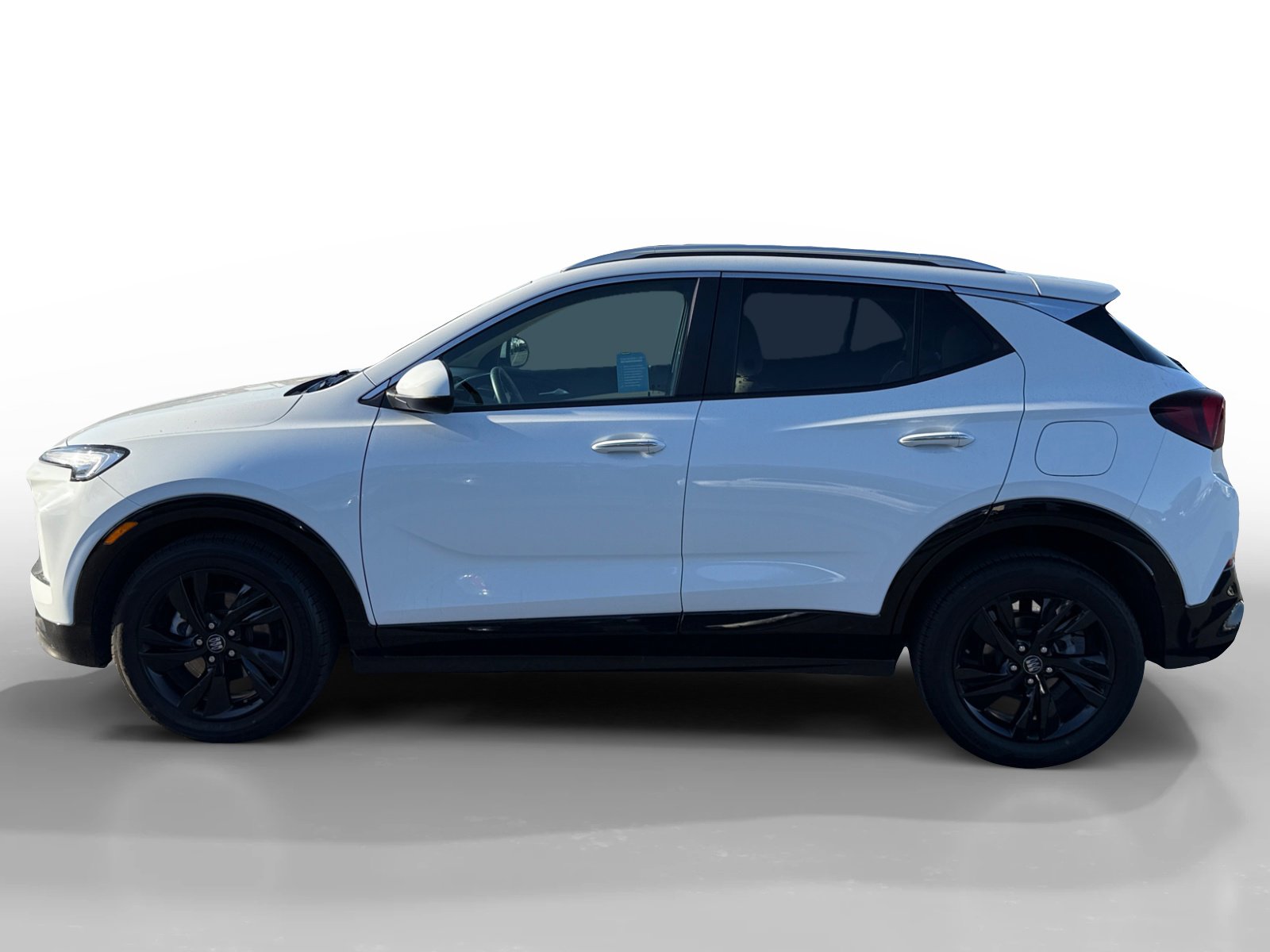 Used 2024 Buick Encore GX Sport Touring image 2