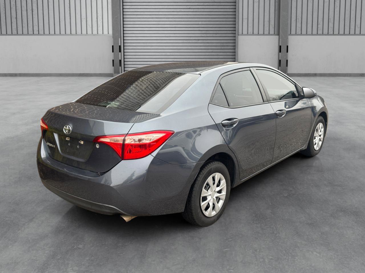 Used 2018 Toyota Corolla L image 31