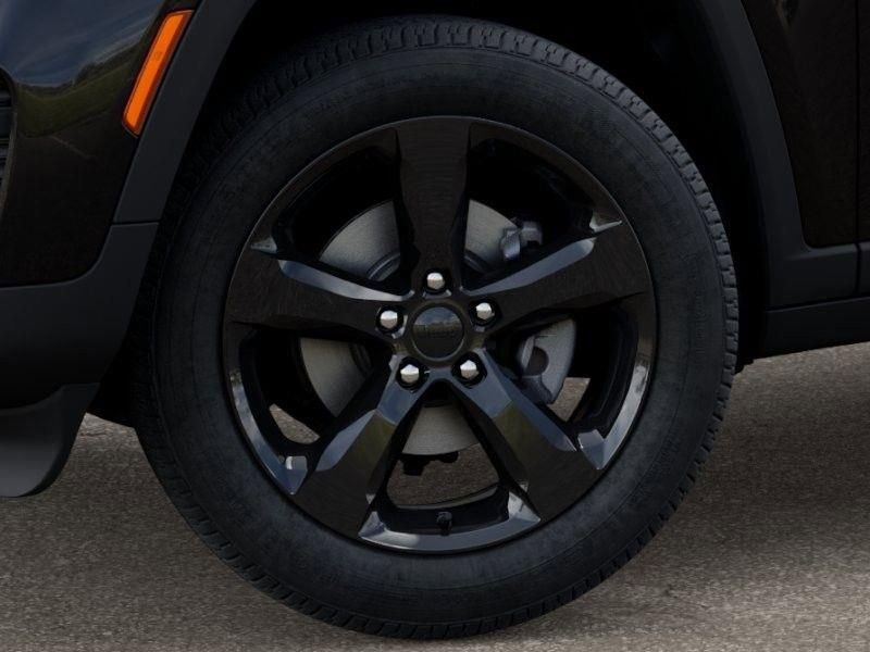 New 2025 Jeep Grand Cherokee Altitude image 8