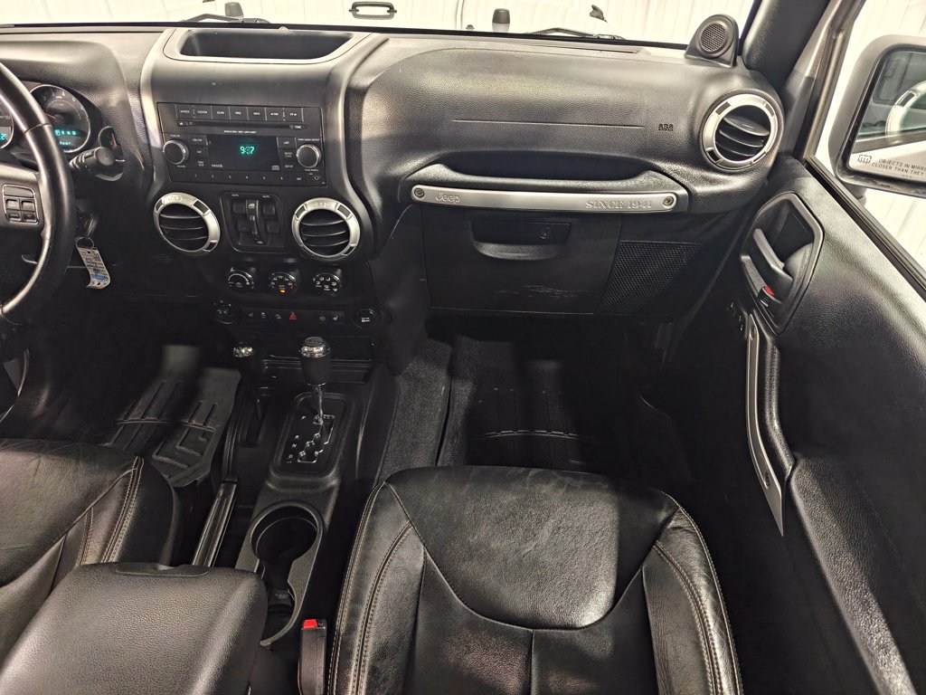 Used 2013 Jeep Wrangler Unlimited Rubicon w/ Dual Top Group AWD/4WD image 23