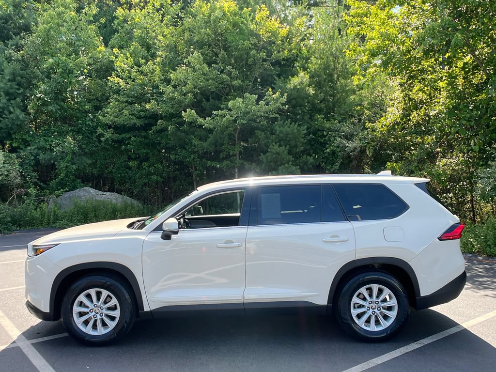 Certified 2024 Toyota Grand Highlander AWD image 2