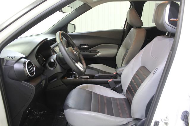 Used 2024 Nissan Kicks SR w/ SR Premium Package FWD image 9