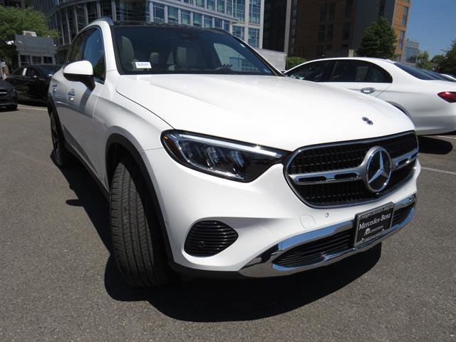 Used 2025 Mercedes-Benz GLC 350e 4MATIC image 24