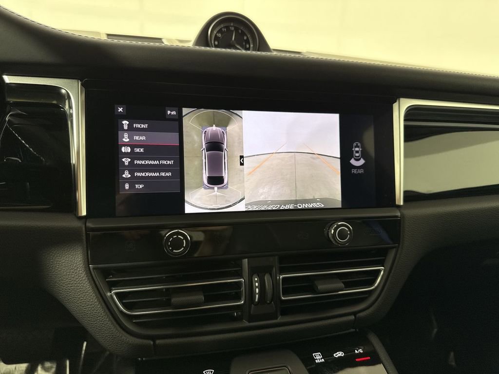 Certified 2024 Porsche Macan Turbo image 30