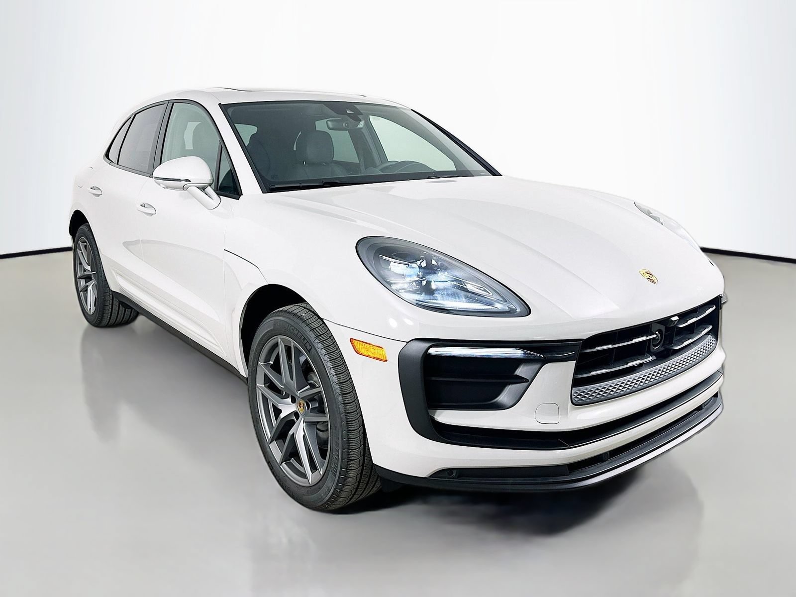 New 2026 Porsche Macan AWD/4WD image 3