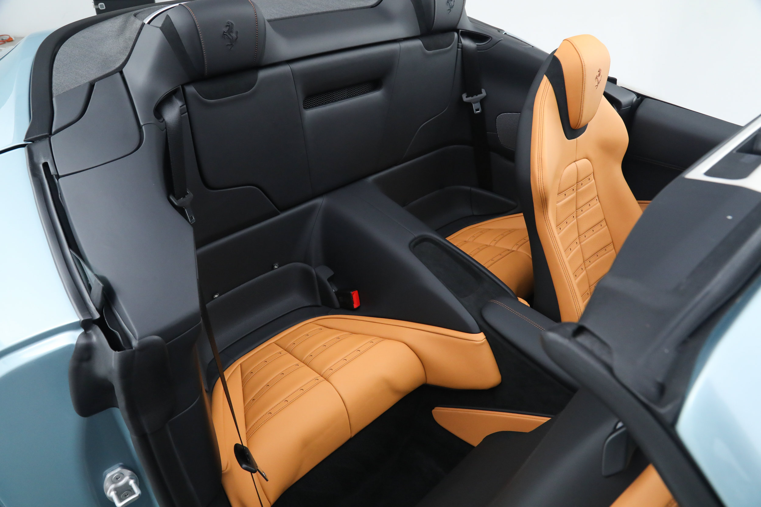 Certified 2025 Ferrari Roma Spider RWD image 24