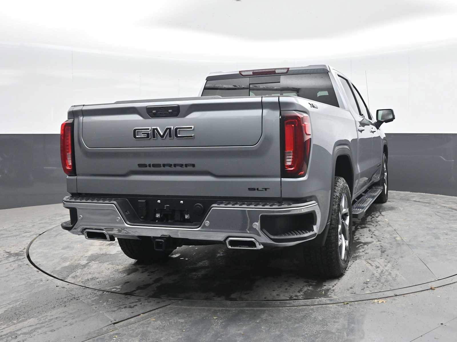 New 2026 GMC Sierra 1500 SLT w/ SLT Premium Package AWD/4WD image 9
