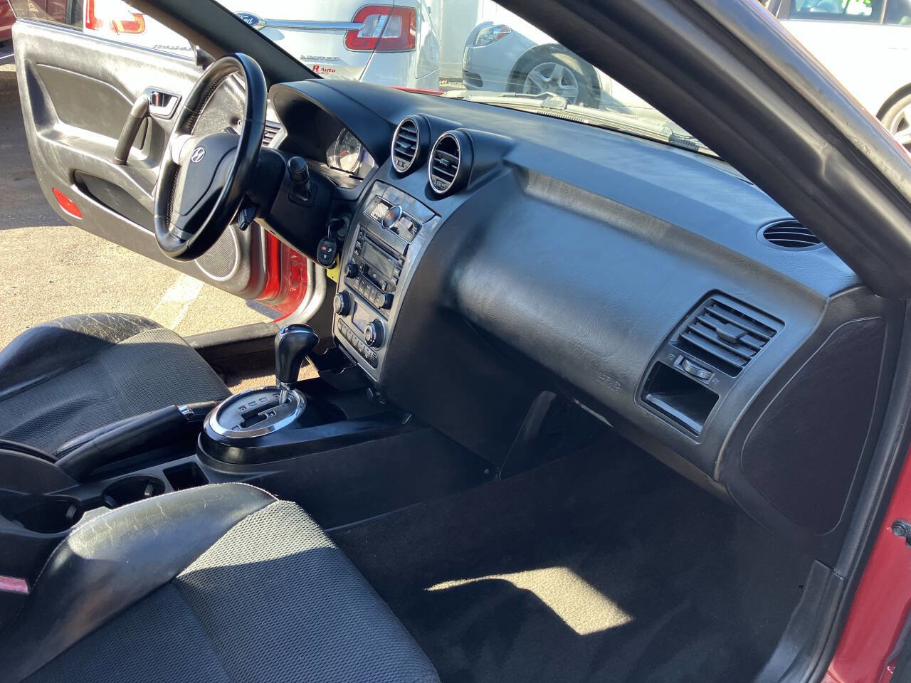 Used 2007 Hyundai Tiburon image 25
