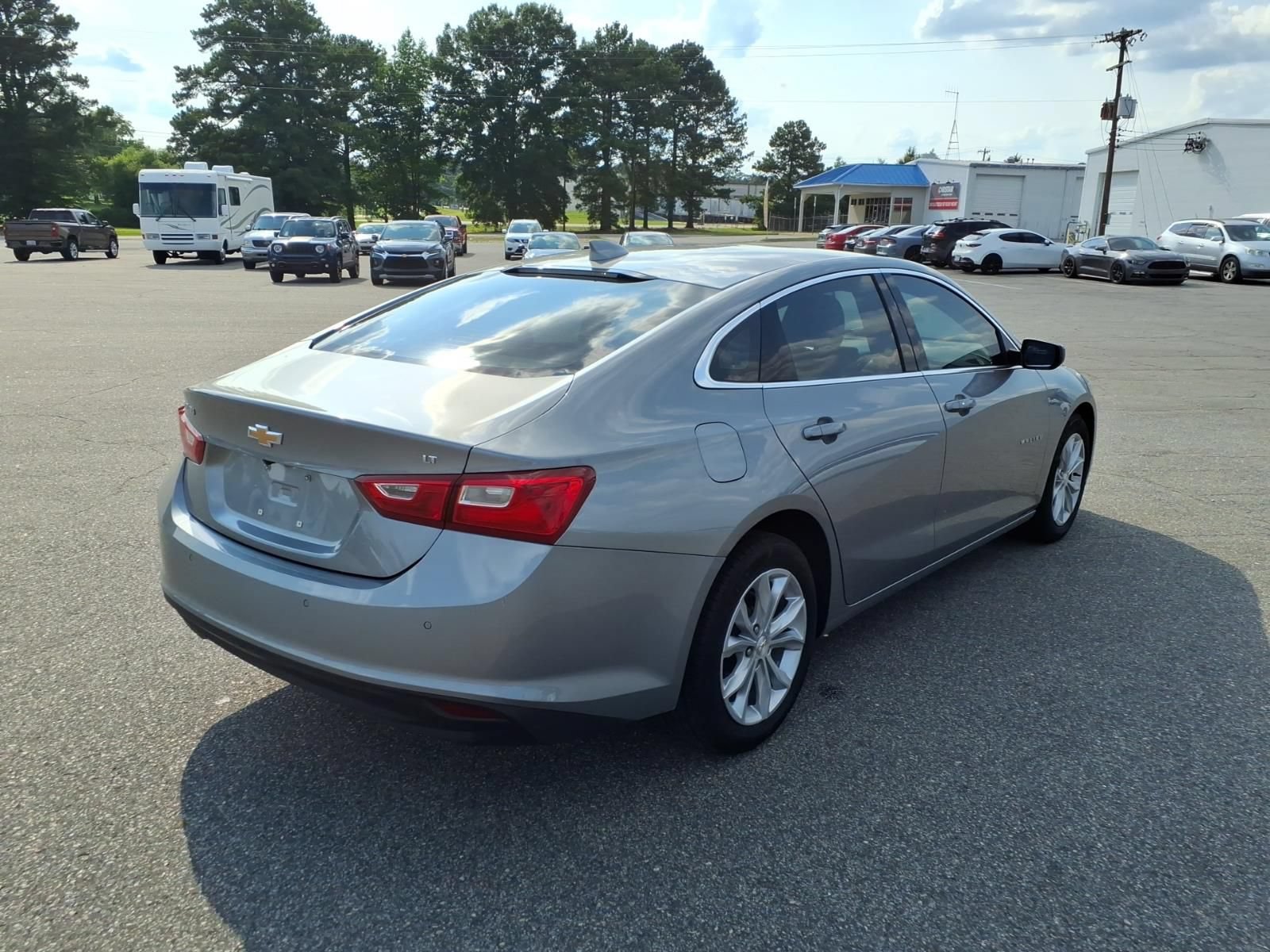 Used 2024 Chevrolet Malibu LT FWD image 5