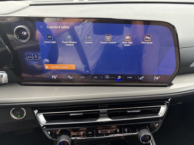 Used 2026 Chevrolet Traverse LT w/ Sun and Wheel Package AWD/4WD image 5