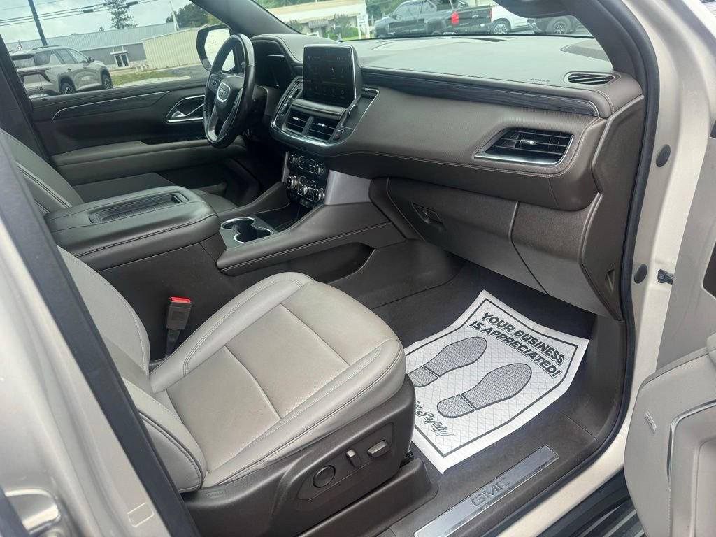 Used 2022 GMC Yukon SLT w/ SLT Luxury Package AWD/4WD image 18