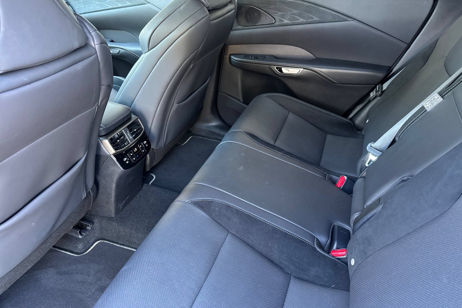Certified 2023 Lexus RX 500h F Sport w/ Accessory Package (Z1) AWD/4WD image 14