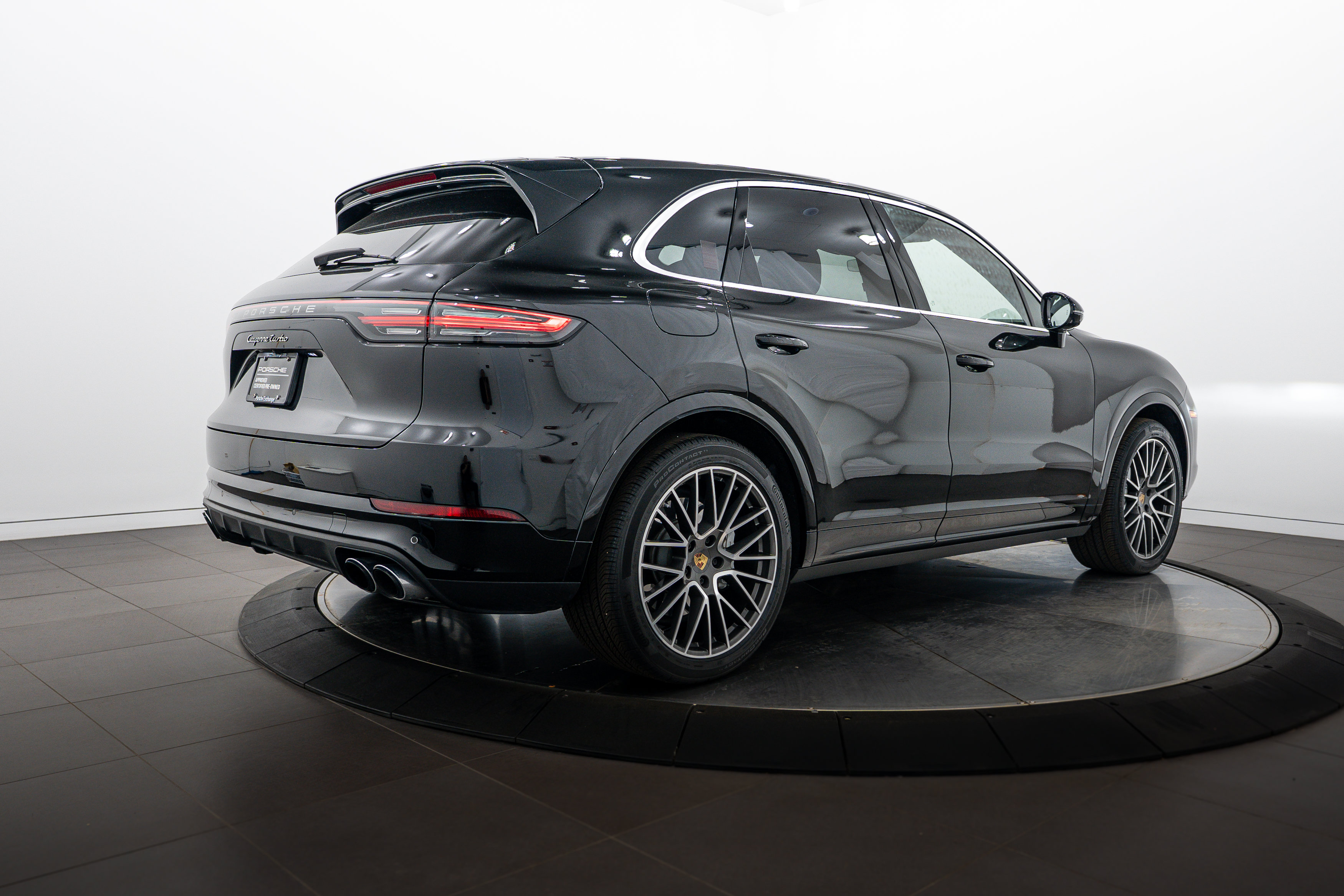 Certified 2023 Porsche Cayenne Turbo AWD/4WD image 7