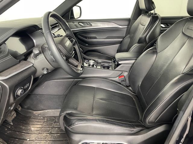 Used 2023 Jeep Grand Cherokee L Overland w/ Advanced Protech Group III AWD/4WD image 2