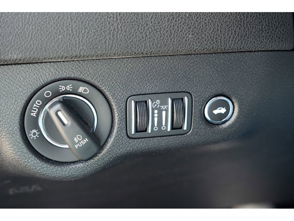 Used 2022 Chrysler 300 Touring L w/ Safetytec Plus Group image 28