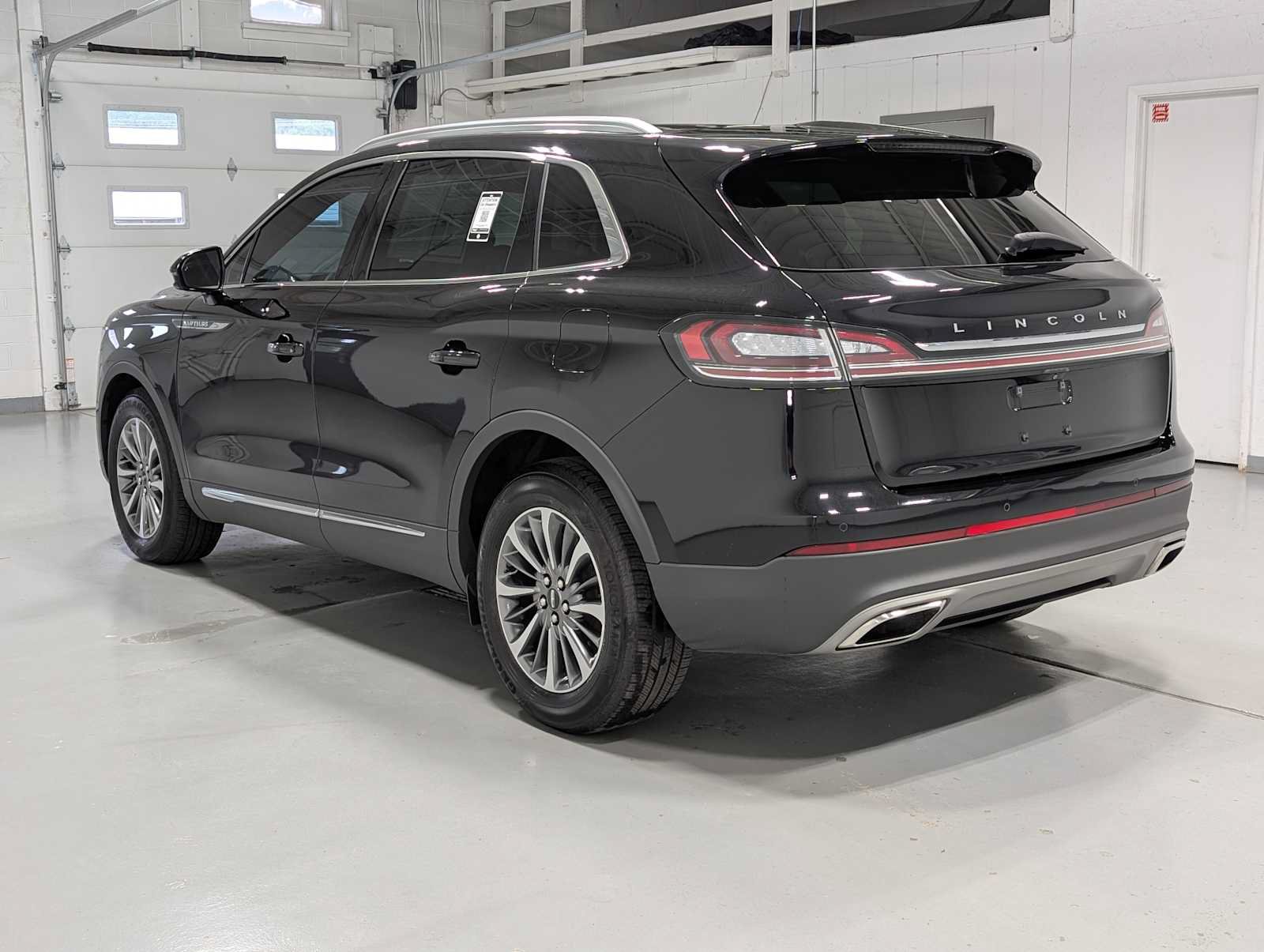 Used 2022 Lincoln Nautilus AWD w/ Premium Package image 10