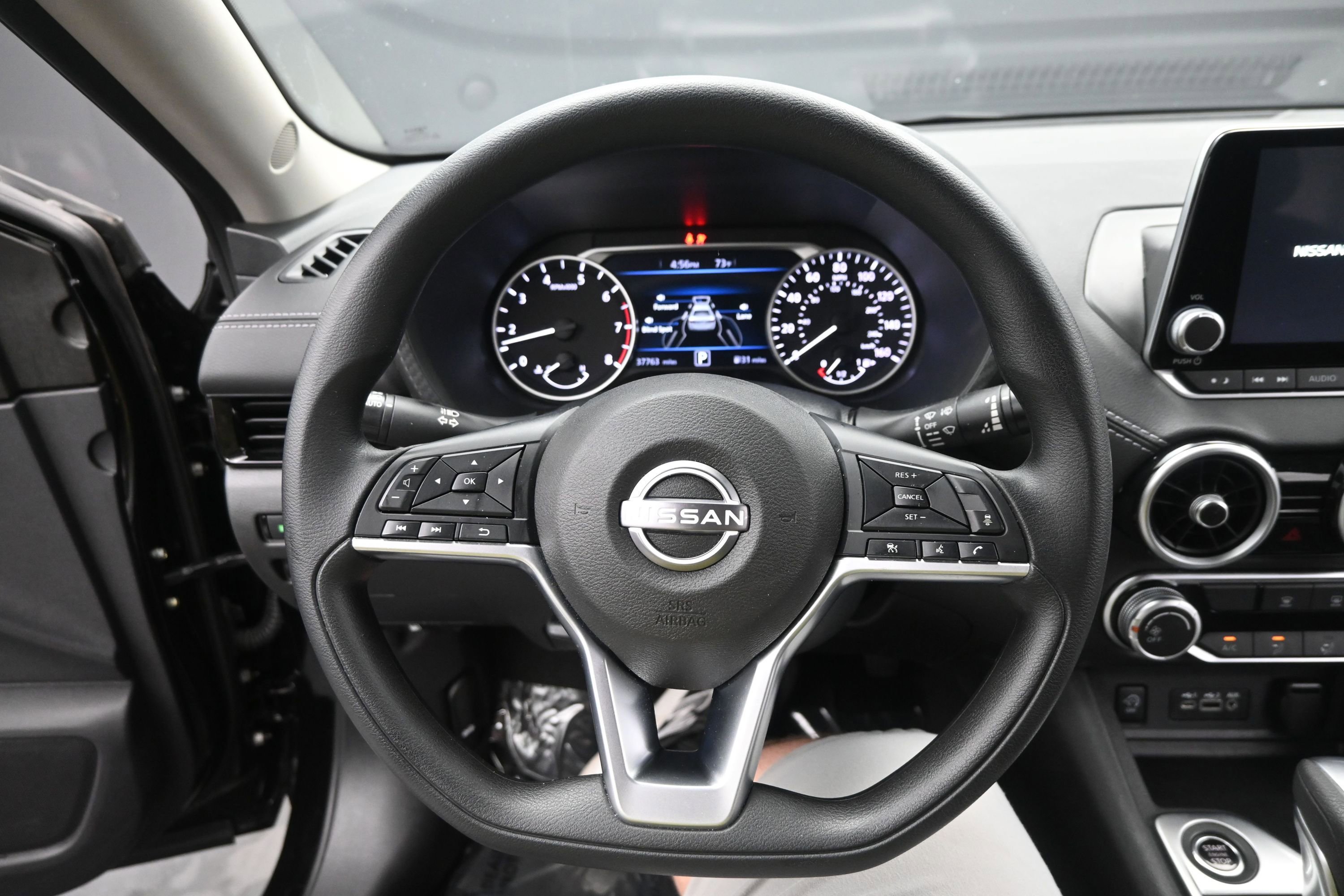 Used 2025 Nissan Sentra SV FWD image 17