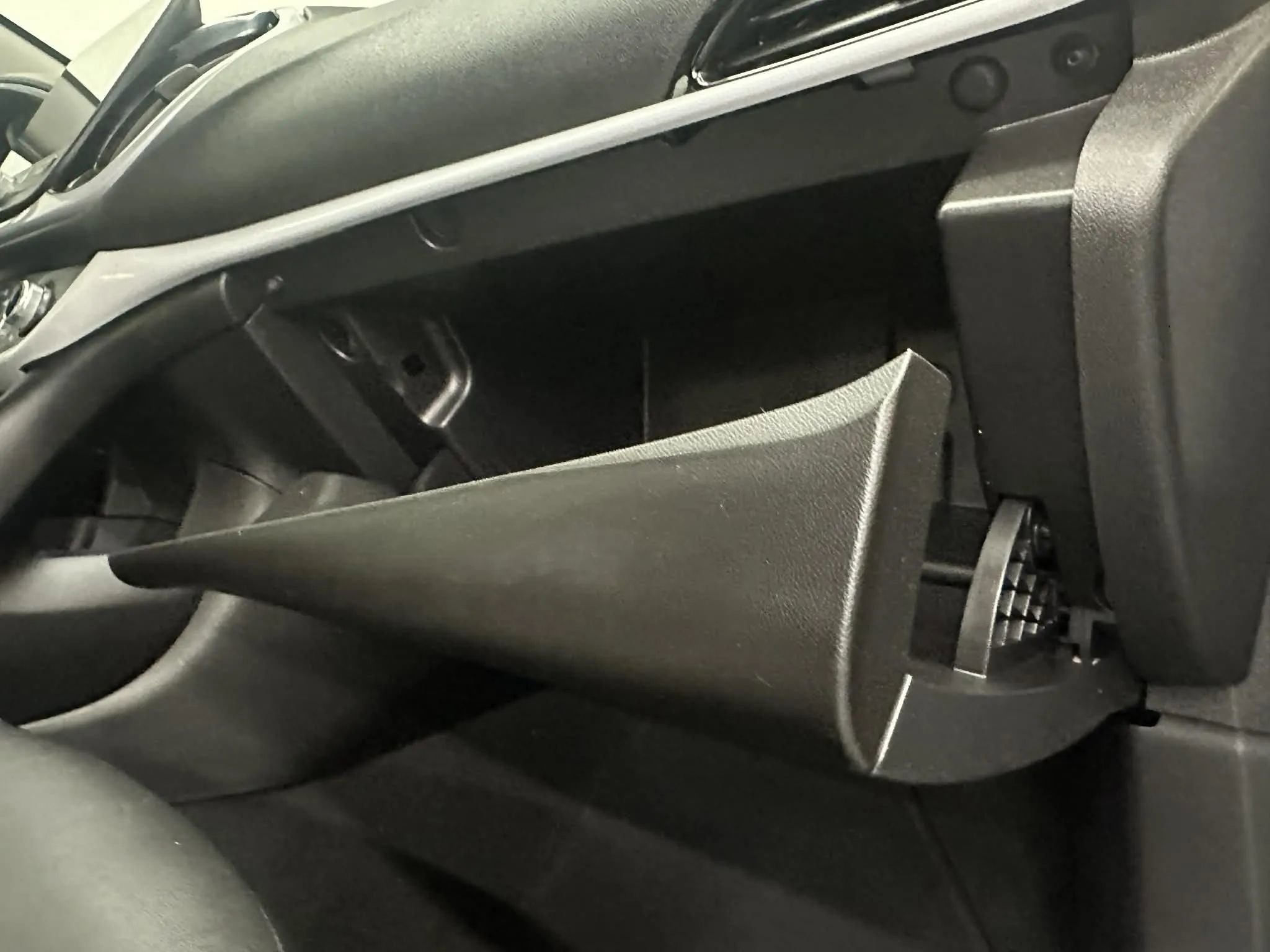 Used 2017 Chevrolet Volt LT w/ Comfort Package image 54