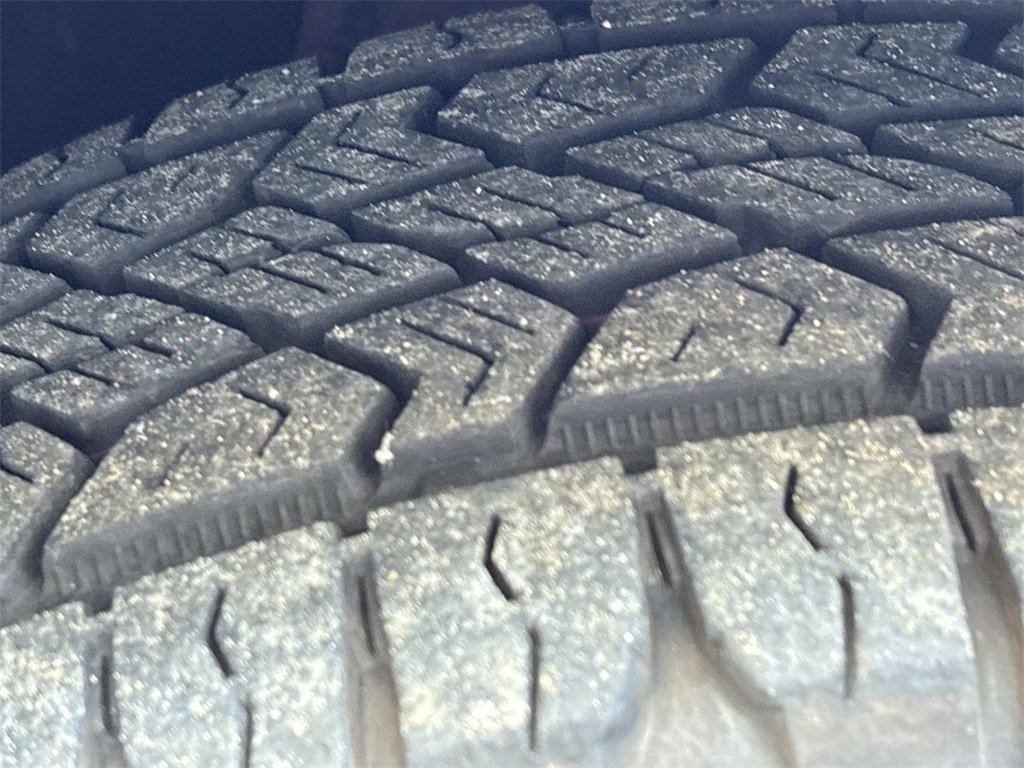 Used 2023 GMC Acadia AT4 w/ Technology Package image 12