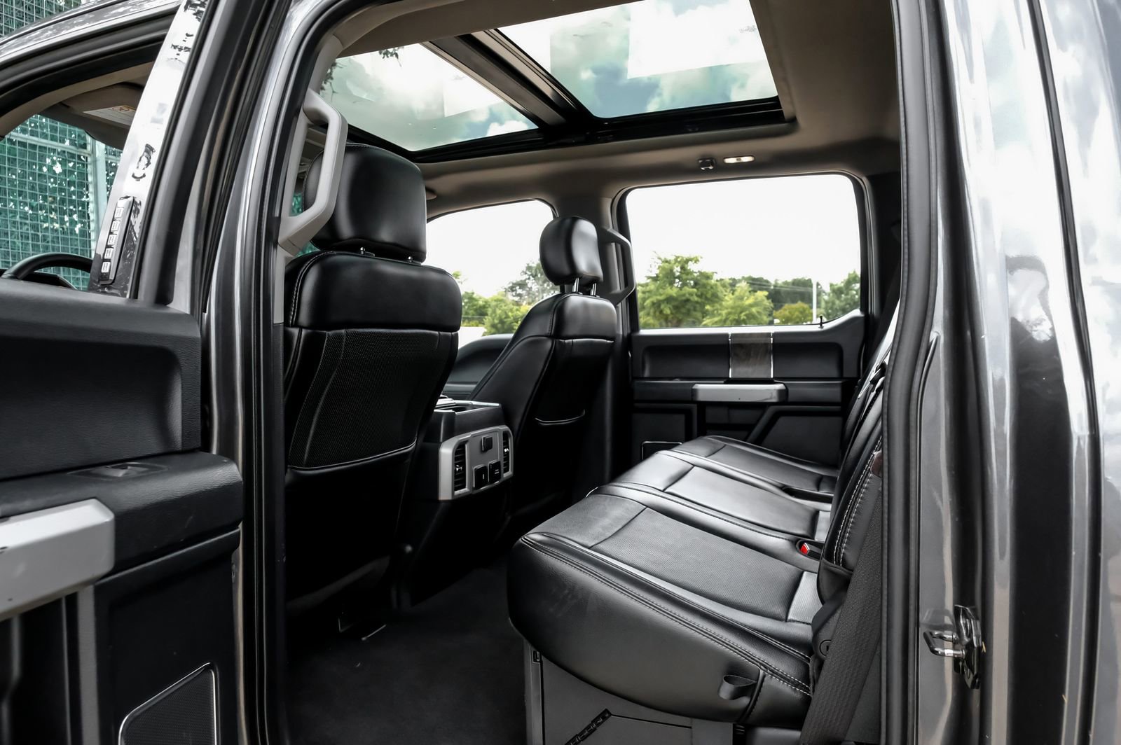 Used 2019 Ford F350 Lariat AWD/4WD image 36
