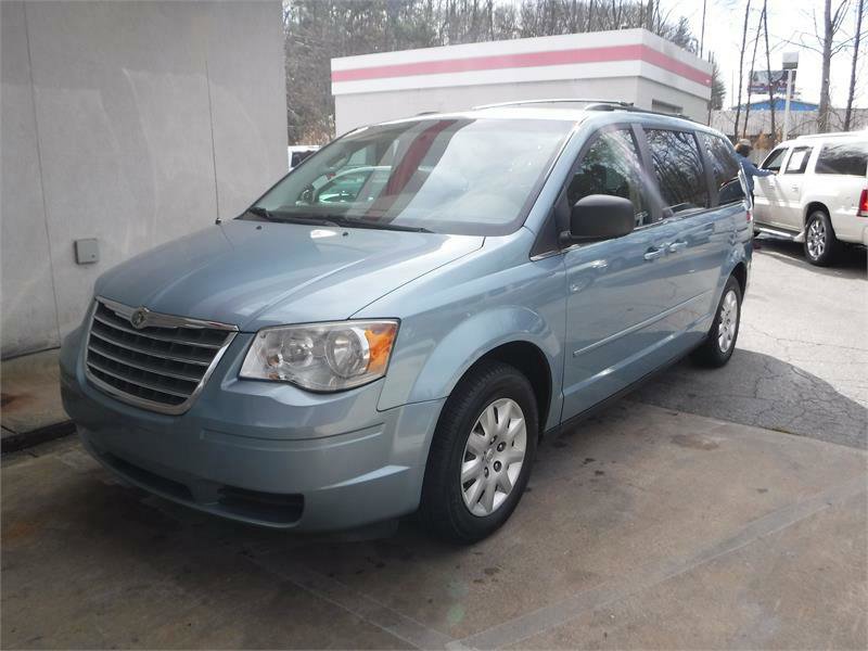 Used 2010 Chrysler Town & Country LX w/ PWR Convenience Group image 12