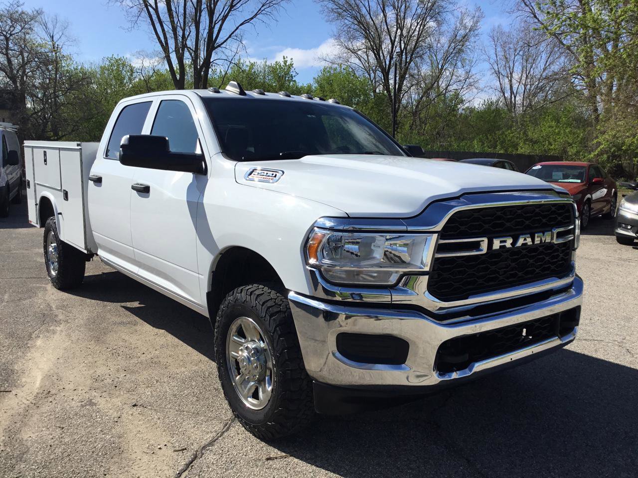 Used 2022 RAM 2500 Tradesman w/ Chrome Appearance Group AWD/4WD image 4