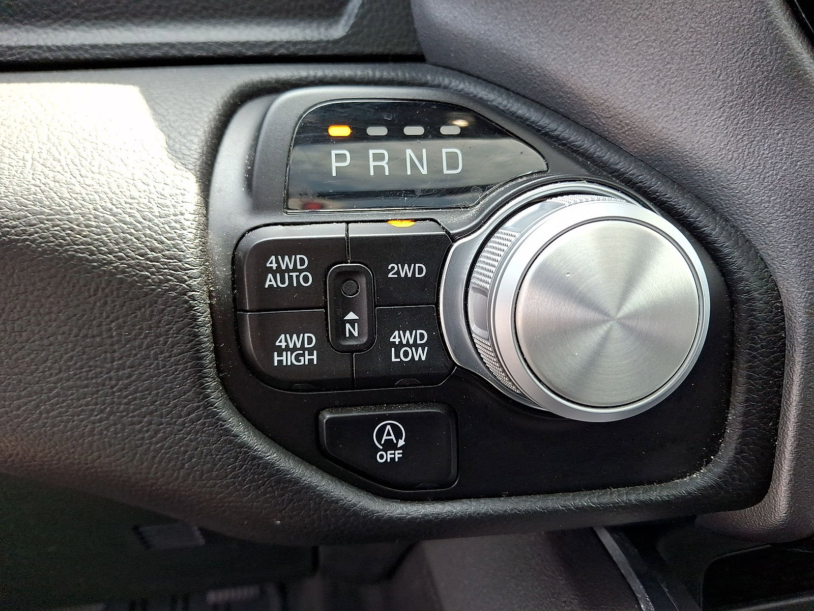 Used 2024 RAM 1500 Laramie AWD/4WD image 12