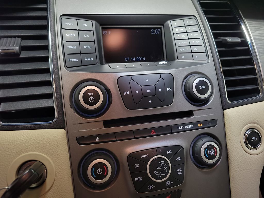 Used 2015 Ford Taurus SEL image 14