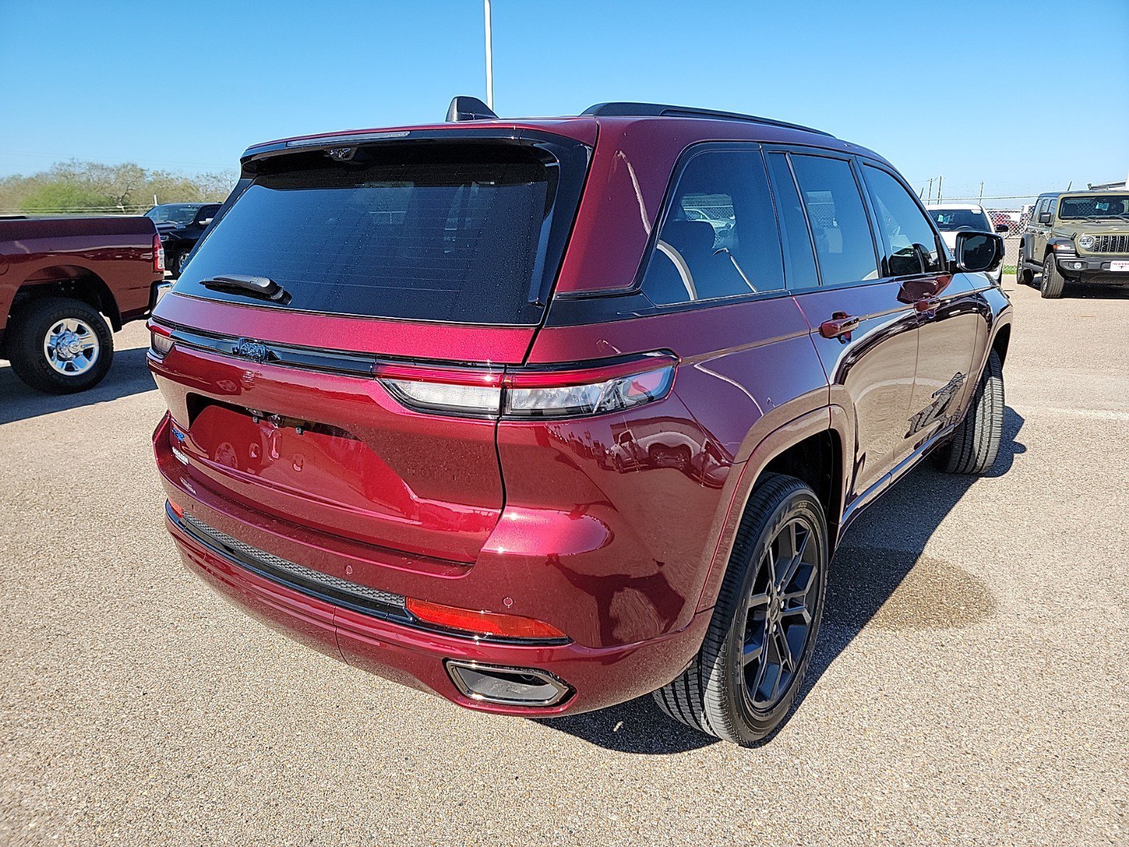 Used 2025 Jeep Grand Cherokee Limited 4xe AWD/4WD image 10