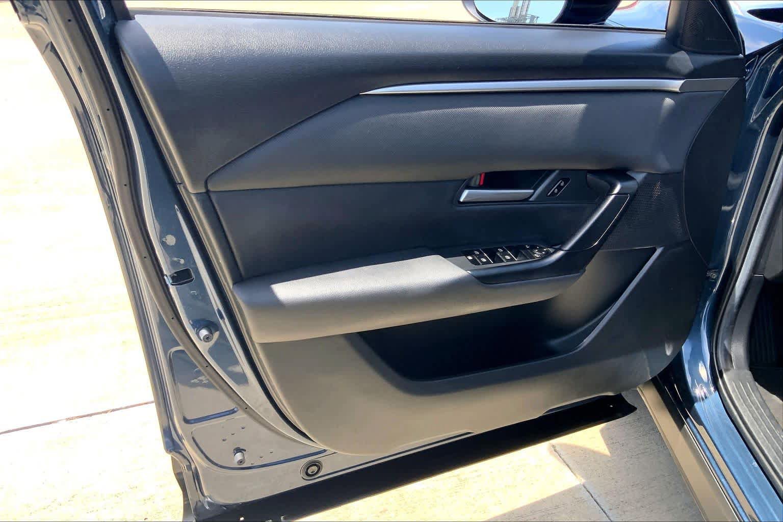Used 2025 MAZDA CX-50 AWD 2.5 S w/ Cargo Package image 22